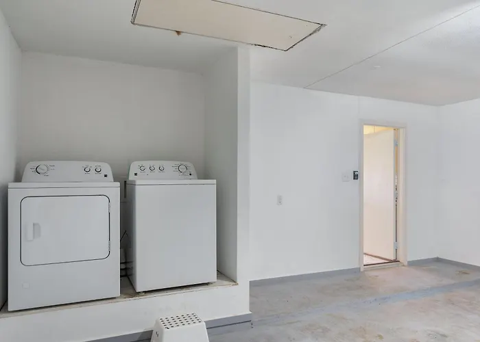 Guest Favorite W Free Parking In Round Rock! Holiday home Round Rock