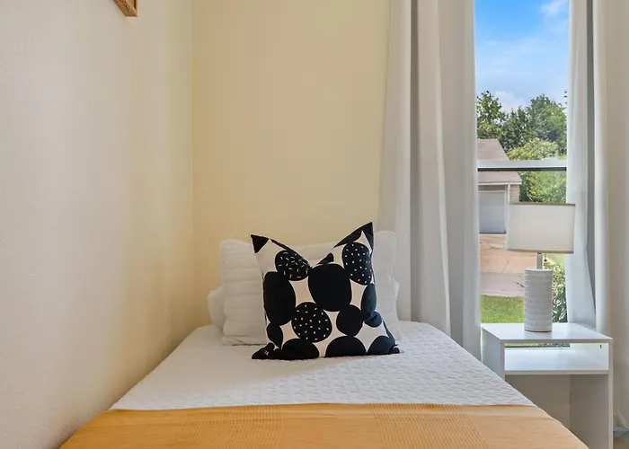 Guest Favorite W Free Parking In Round Rock! Holiday home *