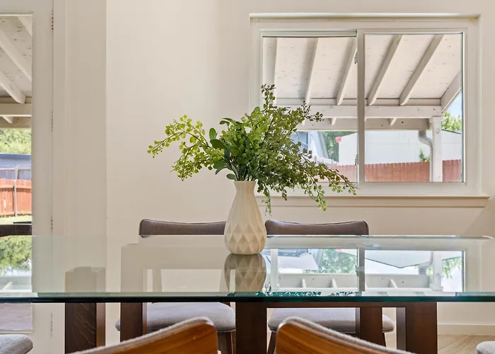 Guest Favorite W Free Parking In Round Rock! Holiday home