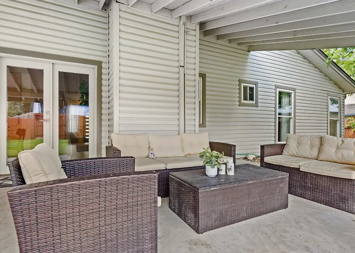Holiday home Guest Favorite W Free Parking In Round Rock! *