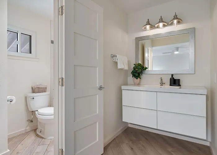 Guest Favorite W Free Parking In Round Rock! Holiday home Round Rock